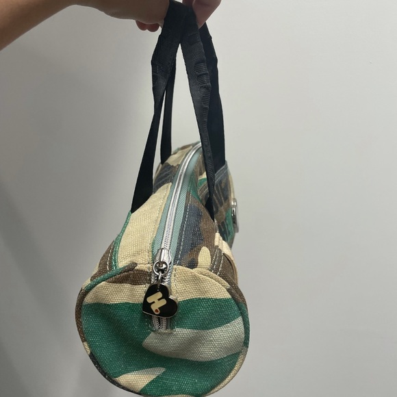 Rare Harajuku Lovers Our Love Is the REAL Thing Camouflage Purse Hand Bag - Picture 3 of 5